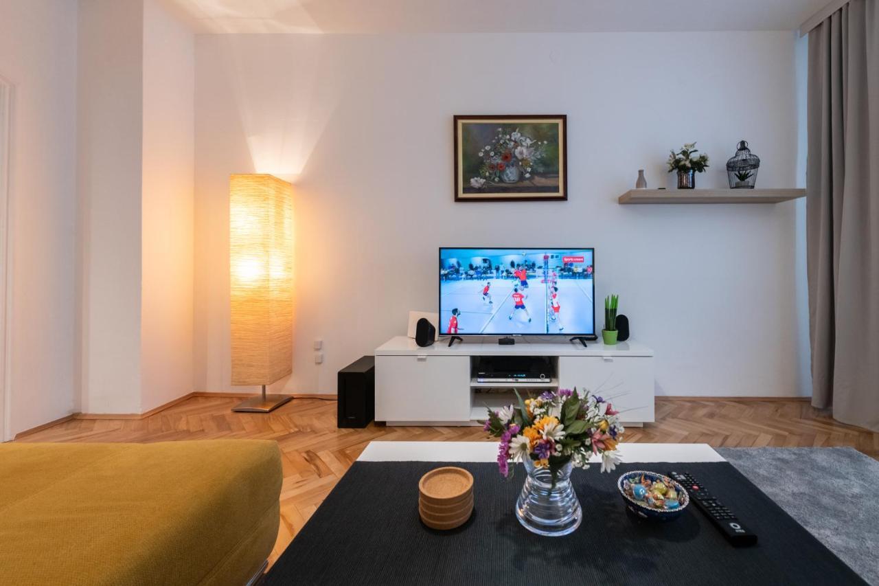 Ada City Break Belgrado Exterior foto